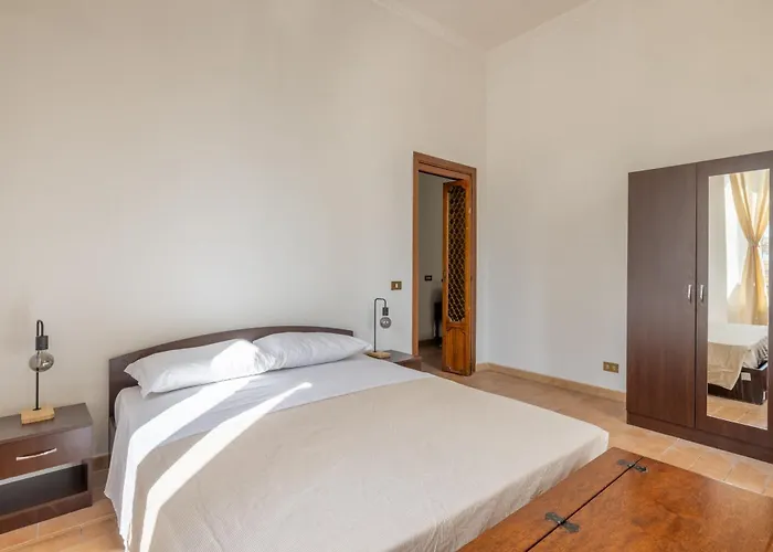 Piramide Maison-rustic Elegance In Rome